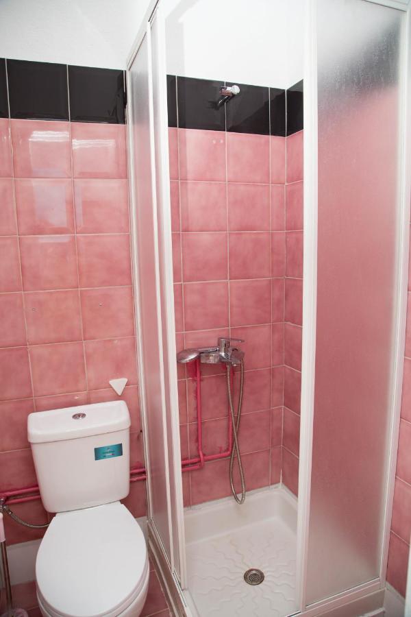 Tony'S Rooms Alinda  Bagian luar foto