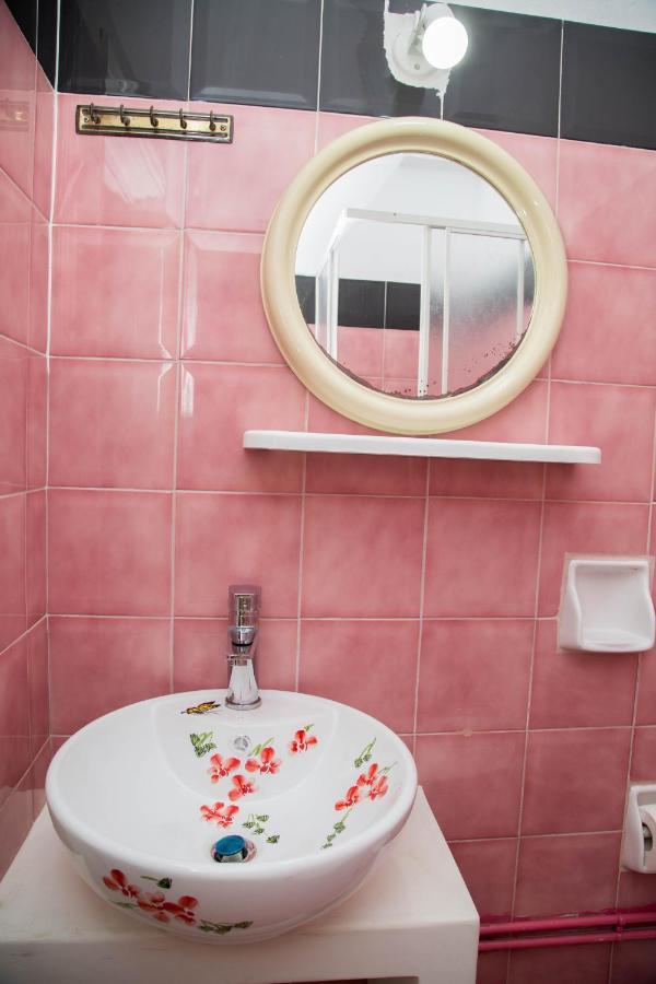 Tony'S Rooms Alinda  Bagian luar foto