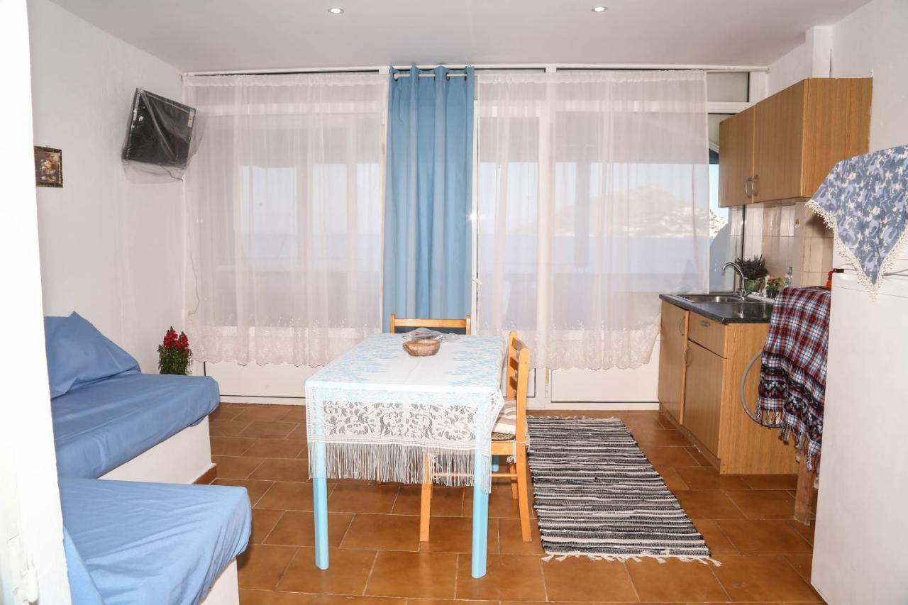 Tony'S Rooms Alinda  Bagian luar foto